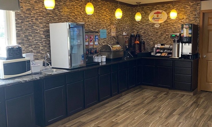 New Hampton Hotel | Super 8 by Wyndham New Hampton