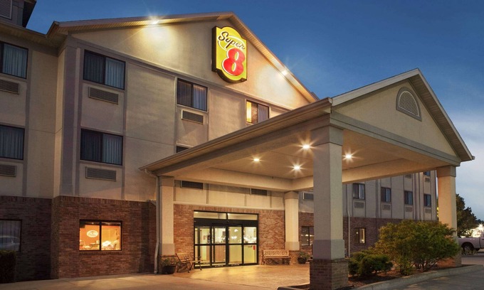 Perryville Hotel | Super 8 by Wyndham Perryville