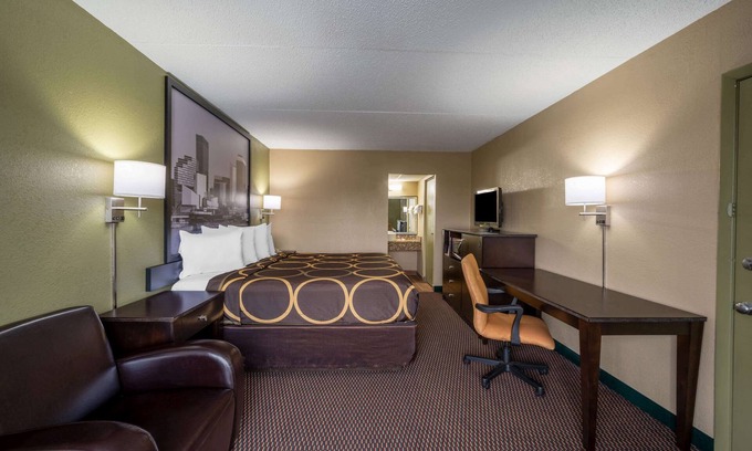 Perrysburg Hotel | Super 8 by Wyndham Perrysburg/Toledo