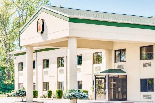 Port Clinton Hotel | Super 8 by Wyndham Port Clinton