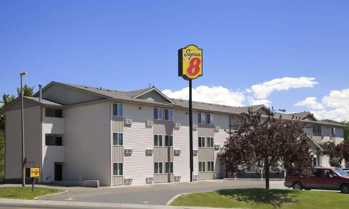 Pocatello Hotel | Super 8 by Wyndham Pocatello