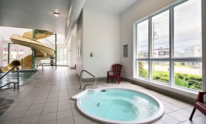 Ste. Foy Hotel | Super 8 by Wyndham Quebec City
