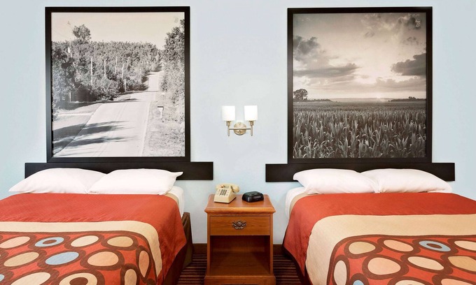Rock Port Hotel | Super 8 by Wyndham Rock Port MO
