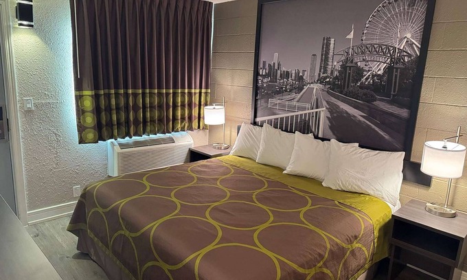 Rockford Hotel | Super 8 by Wyndham Rockford South