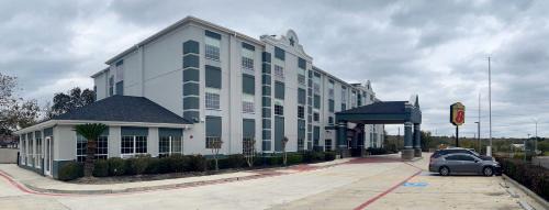 San Antonio Hotel | Super 8 by Wyndham San Antonio/Alamodome Area