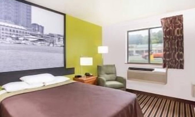 South Boston Hotel | Super 8 by Wyndham South Boston VA