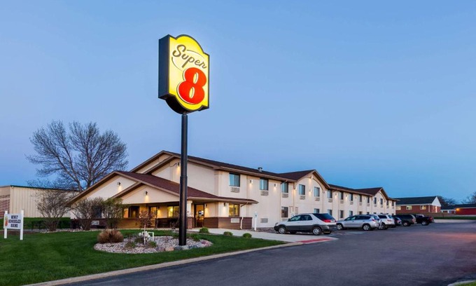 Spirit Lake Hotel | Super 8 by Wyndham Spirit Lake/Okoboji
