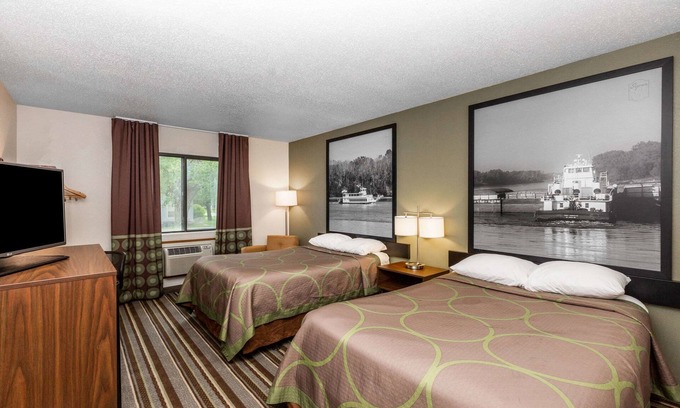 Storm Lake Hotel | Super 8 by Wyndham Storm Lake