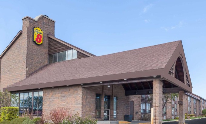 Sudbury Hotel | Super 8 by Wyndham Sudbury ON