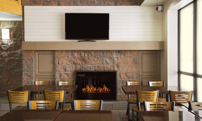 Timmins Hotel | Super 8 by Wyndham Timmins ON