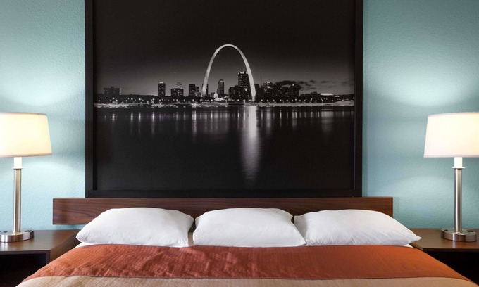Fairview Heights Hotel | Super 8 by Wyndham Fairview Heights-St. Louis