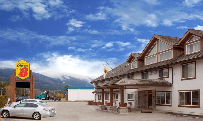 Valemount Hotel | Super 8 by Wyndham Valemount