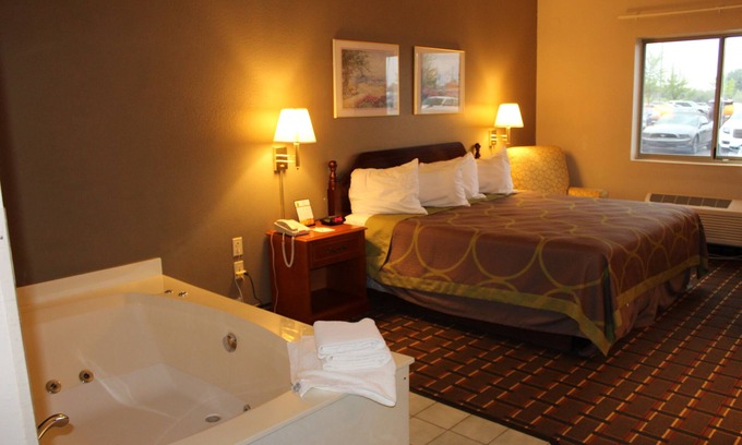 Valparaiso Hotel | Super 8 by Wyndham Valparaiso