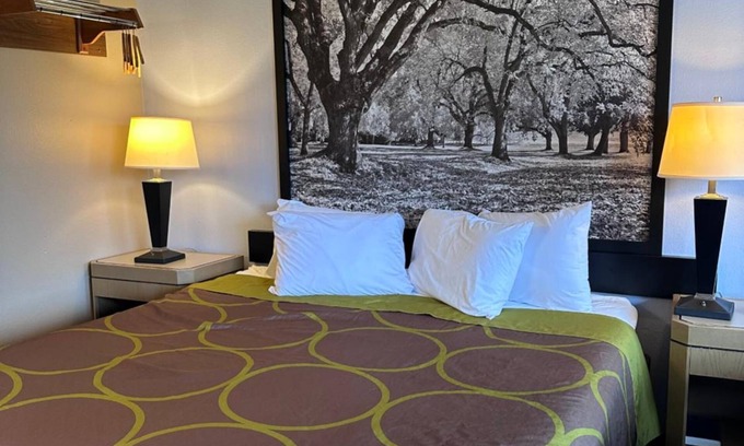Vancouver Hotel | Super 8 by Wyndham Vancouver East