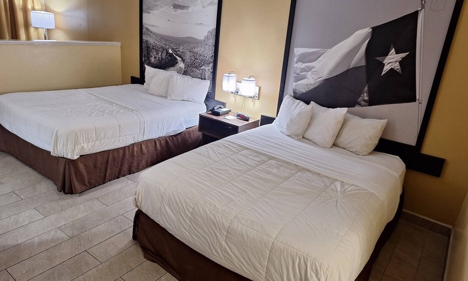 Weslaco Hotel | Super 8 by Wyndham Weslaco