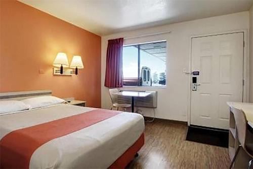 Woods Cross Hotel | Super 8 by Wyndham Woods Cross - Salt Lake City North