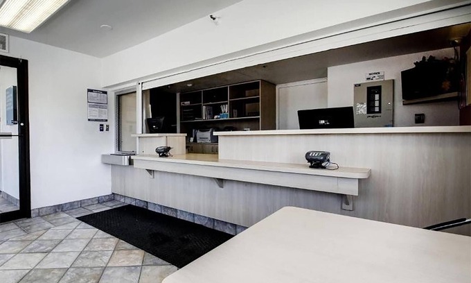Woods Cross Hotel | Super 8 by Wyndham Woods Cross/Salt Lake City North
