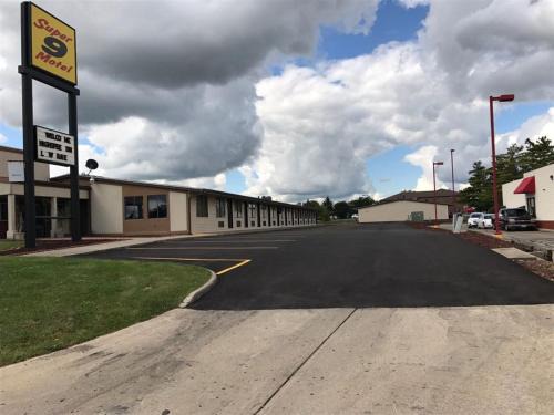 Troy Hotel | Super 9 Motel Troy