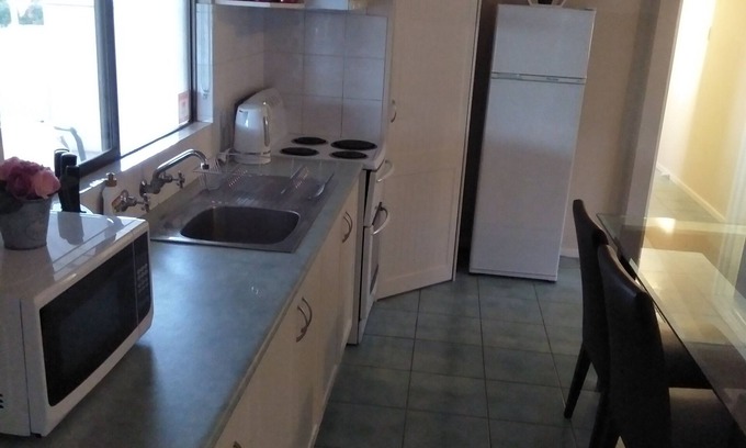 Port Lincoln House | SUPER CENTRAL LOCATION HOLIDAY HOME