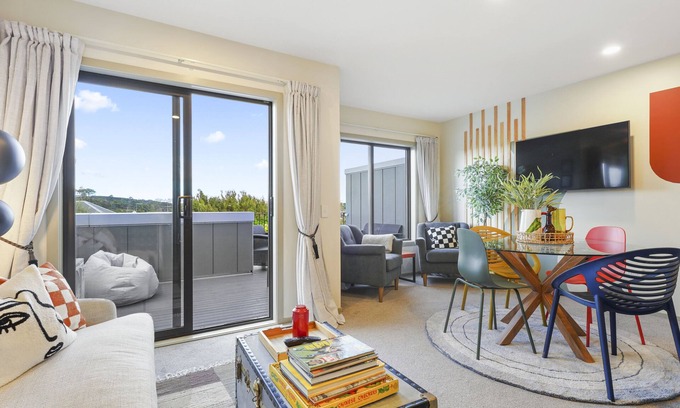 Albany Apartment | Super Chic Apt nr Albany Mall - Carpark