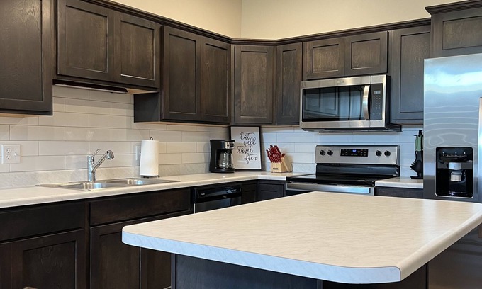 Sioux Falls House | Super Clean New Townhome in South Sioux Falls