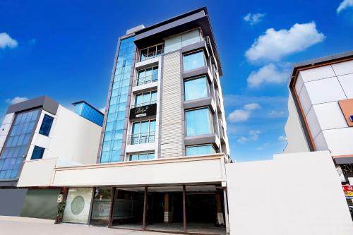 Ahmedabad Hotel | Super Collection O Airport Road Formerly Hotel Kyra