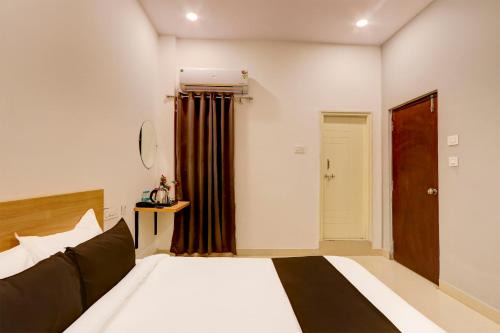 Hyderabad Hotel | Super Collection O De Alphabet Hotel ECIL