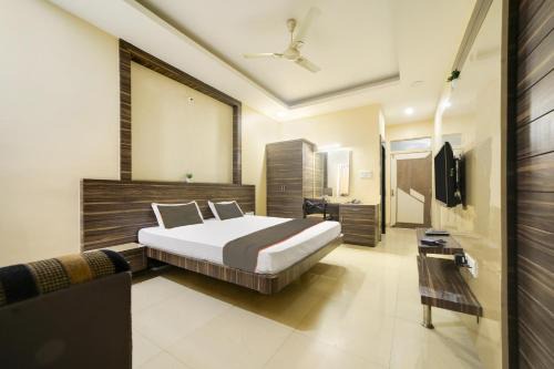 Bhopal Hotel | Super Collection O Hotel Silver Inn