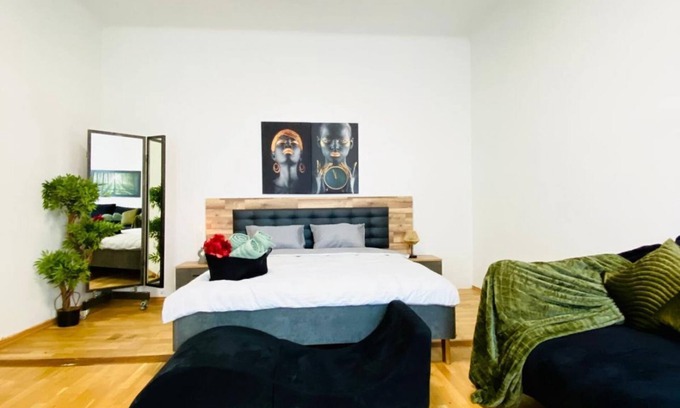 Rudolfsheim-Funfhaus Apartment | Super Comfy 1BR&1LR Apt, 7- Min to Westbahnhof