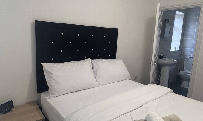 Gillingham House | Super cosy house, only 10mins walk from Medway hospital (disable friendly!)
