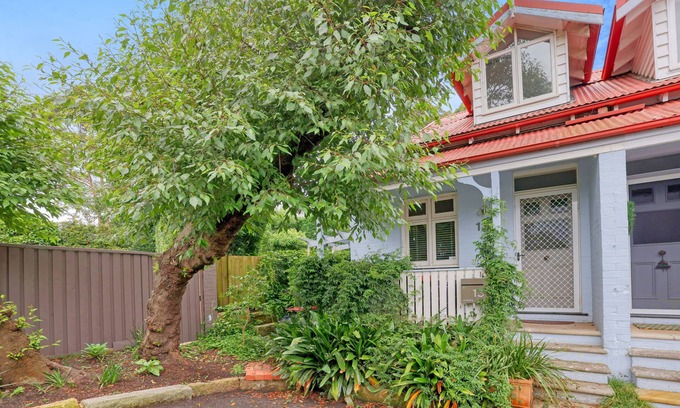 McMahons Point Cottage | Super Cute Cottage in Sydney Harbour Suburb
