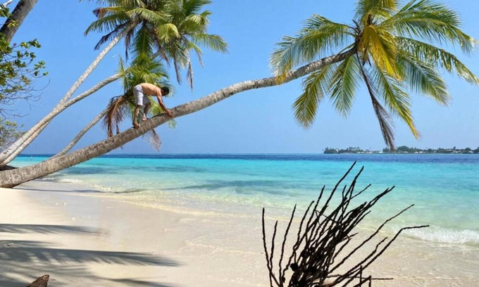 Felidhu Atoll House | Super-Deluxe Room - Shipwreck Island BnB