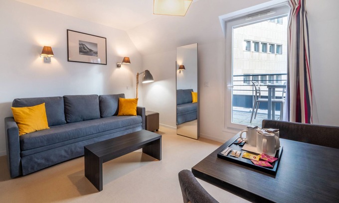 Bourg-l'Eveque Condo | Super Endroit ! Suite Climatisée + Équipée
