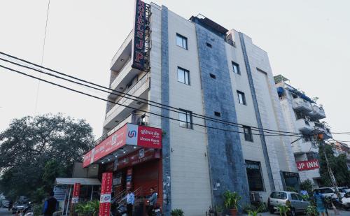 Patel Nagar Hotel | Super Hotel O J P Inn Near Patel Nagar Metro Station
