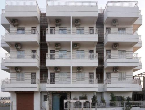 Pune Hotel | Super Hotel O Lakeview