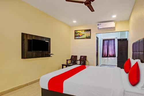 Hanmakonda Hotel | Super Hotel O Lakshmi Royal Inn