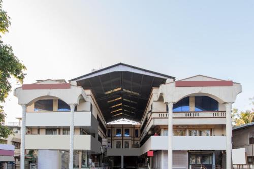 Dewas Hotel | Super Hotel O Santushti