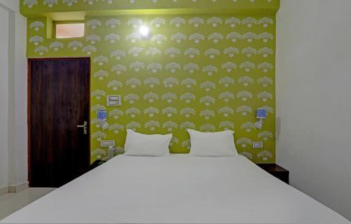 Varanasi Hotel | Super Hotel O Surya Inn