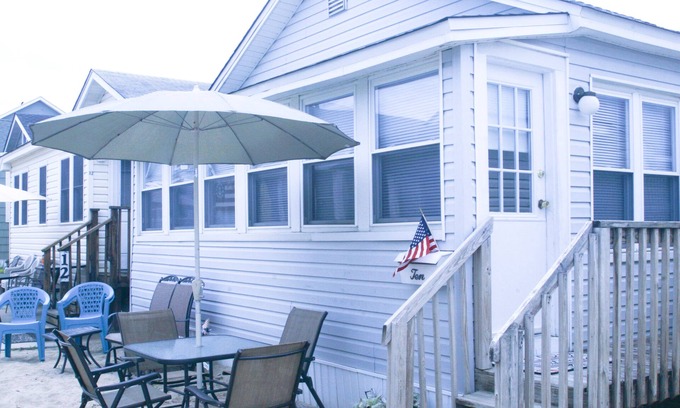Point Pleasant Beach House | SUPER HOUSE 5 HOUSES FROM THE BEACH 3 BEDROOMS & PARKING