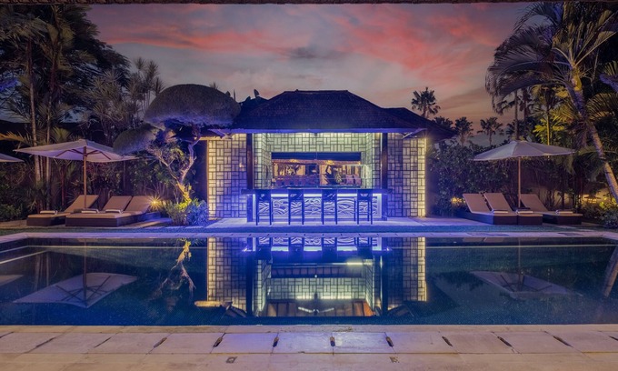 Seminyak Villa | Super Luxury 5 Bedroom Villa with 2 Pools in Seminyak/Bali
