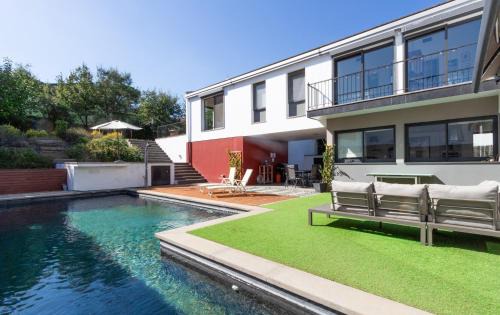 Sils Villa | Super Modern Magnificence Costa Brava!