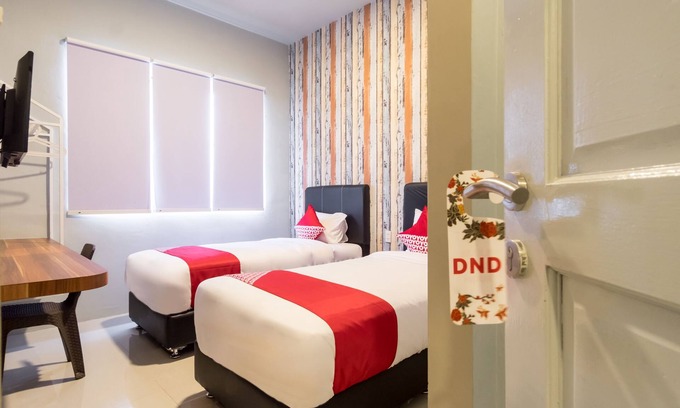 Medan Hotel | Super OYO 360 Mangaan Residence