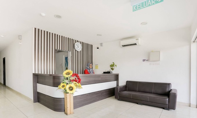 Batu Pahat Hotel | Super OYO 89495 Rich Hotel