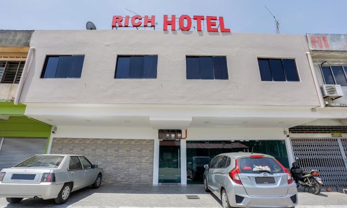 Batu Pahat Hotel | Super OYO 89495 Rich Hotel