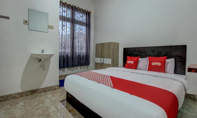 Palembang Hotel | SUPER OYO 90224 Palembang Residence