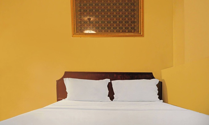 Palembang Hotel | Super OYO Collection O 92690 Hotel Limas