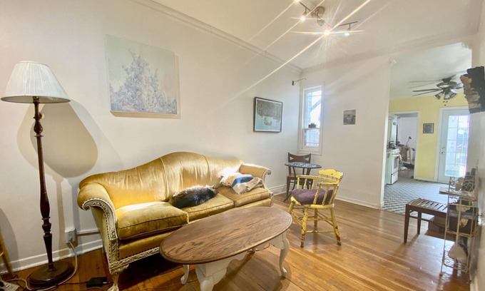 Kensington Market House | Super Quiet and Central, in the Famous Kensington Market