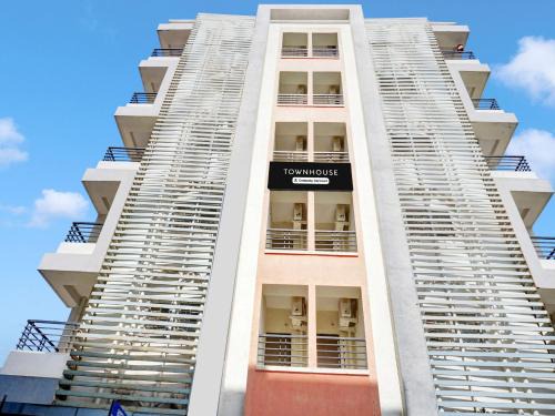 Phase 1 Hotel | Super Townhouse Hinjewadi