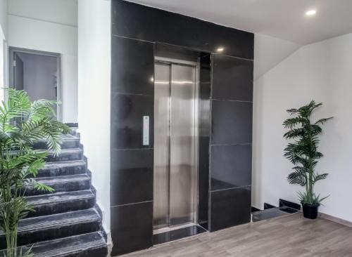 Champapet Hotel | Super Townhouse RCC Majestic 397 LB Nagar