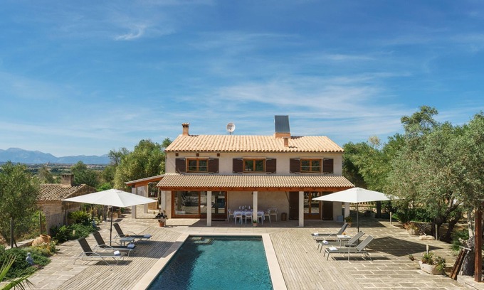 Petra Cottage | SUPER VILLA WITH VIEWS TO THE TOWN AND 15KM FROM THE BEACH